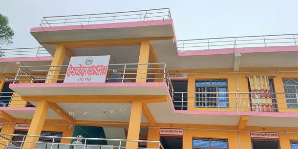 बैतडीको दोगडाकेदारमा शिक्षकको आन्दोलनका कारण ग्रेडवृद्धि परीक्षा स्थगित 